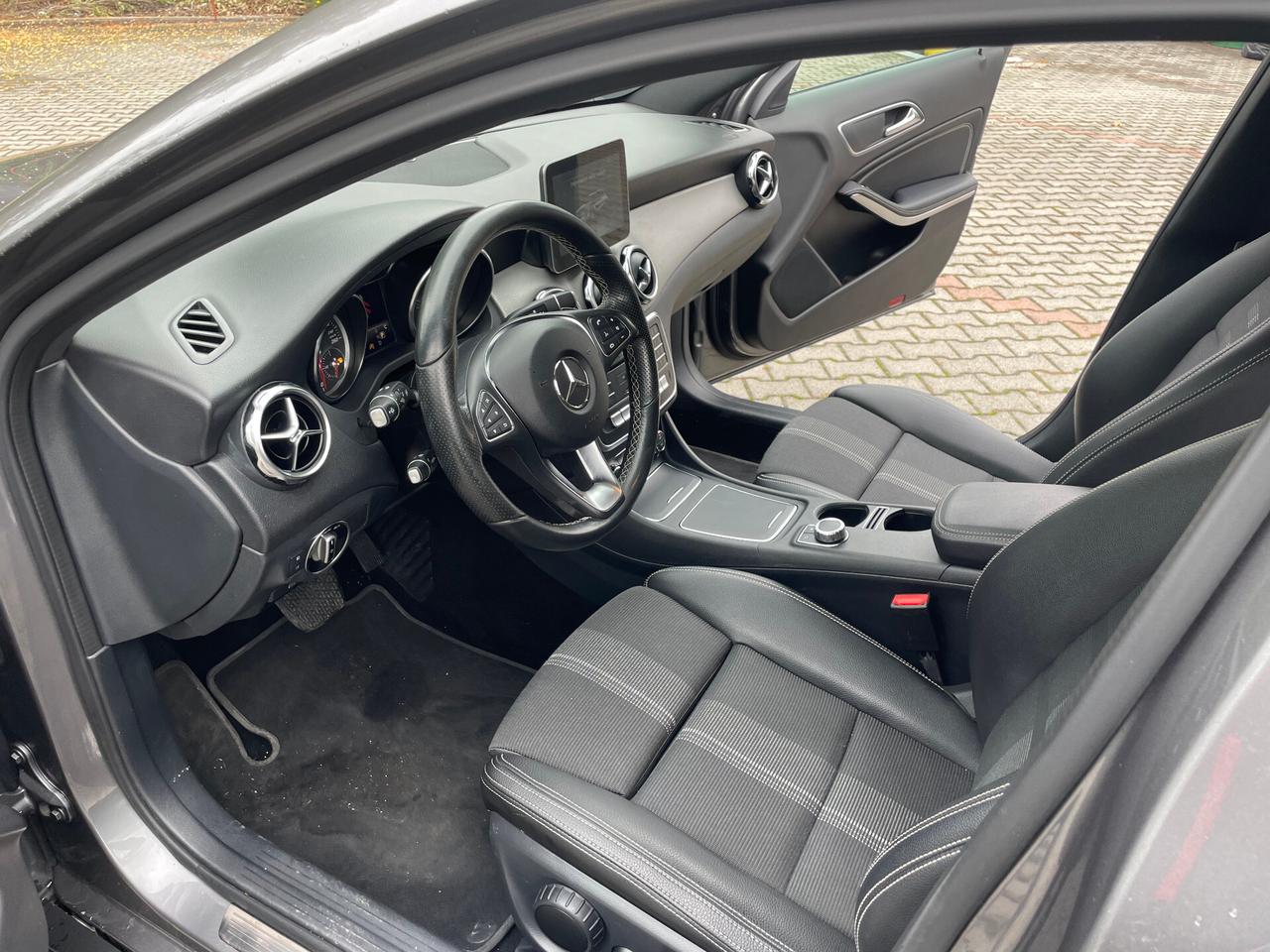 Mercedes-benz GLA 200 d Sport