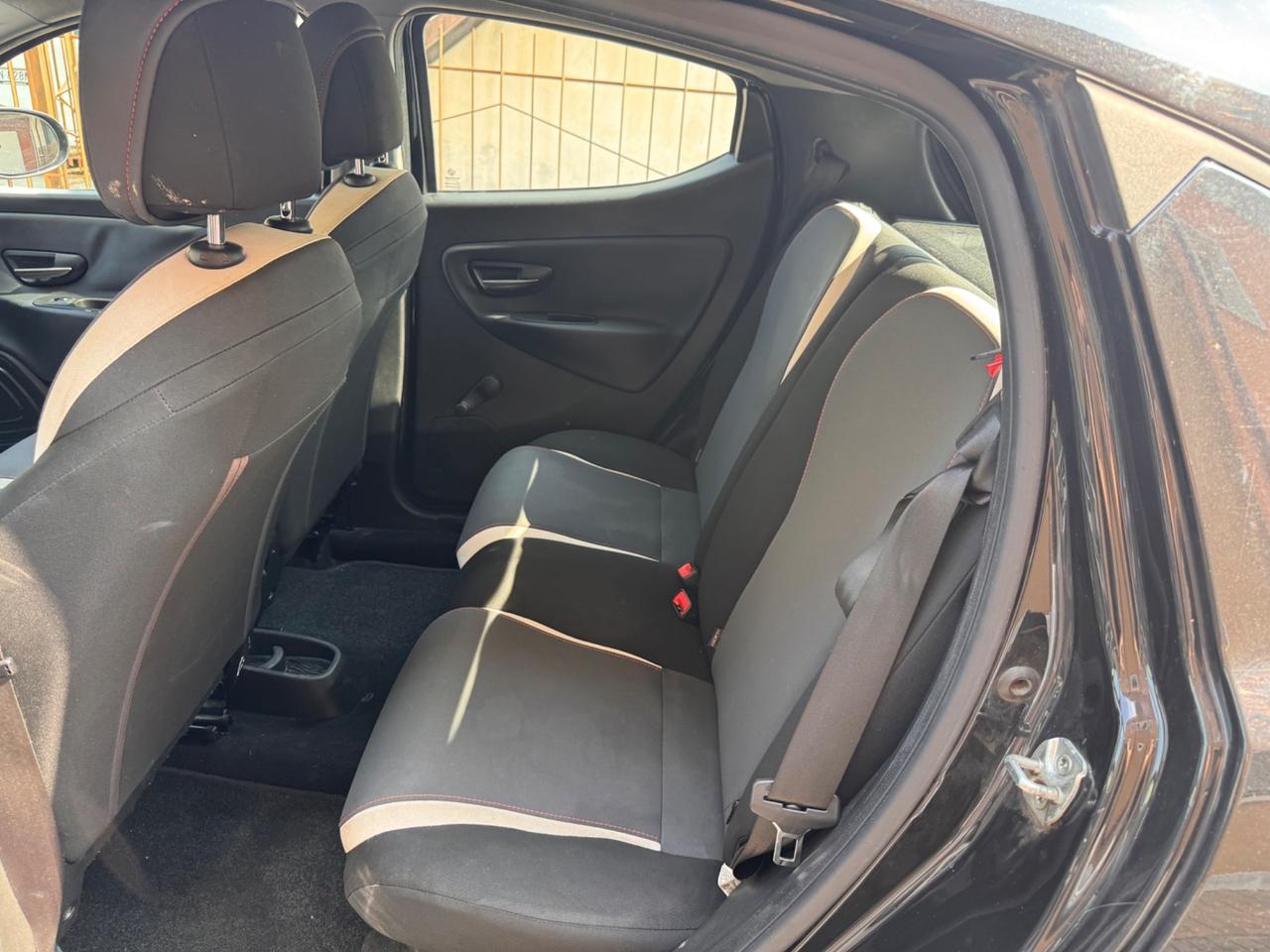 Lancia Ypsilon 0.9 Metano Ok Neopatentati