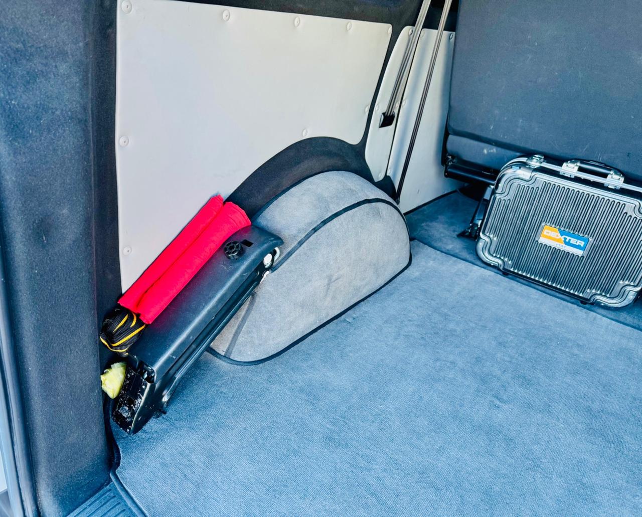 Volkswagen Transporter 2.0 TDI Van 6 Posti