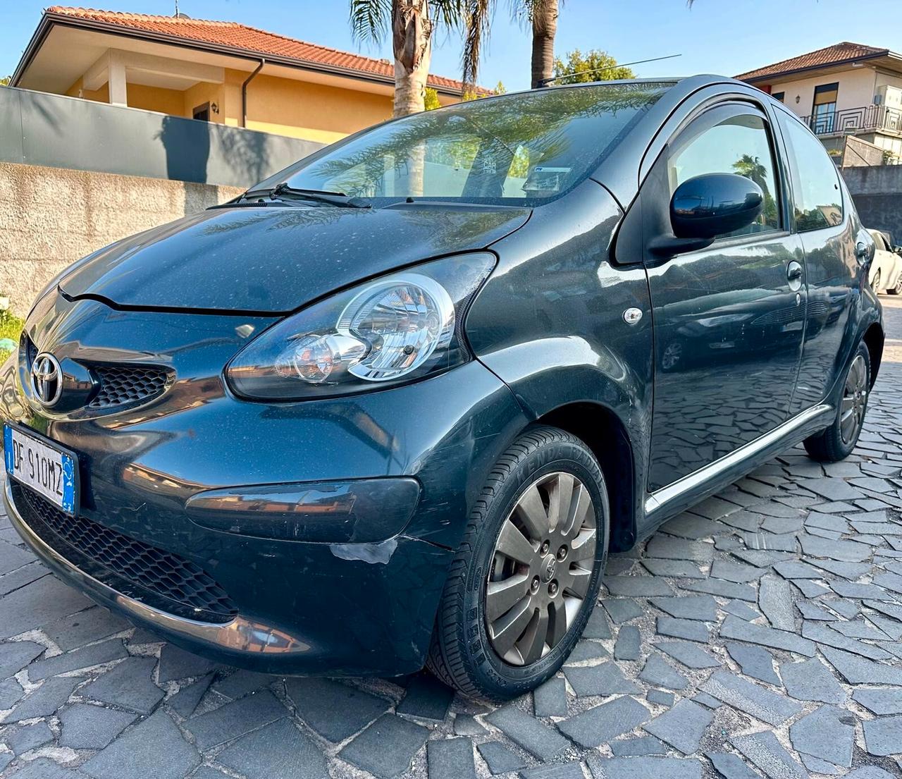 Toyota Aygo 1.0 12V VVT-i 5 porte Sol