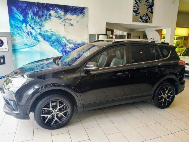 TOYOTA RAV 4 2.0 D-4D 143 Cv Lounge Pelle Navi Unico Propr.