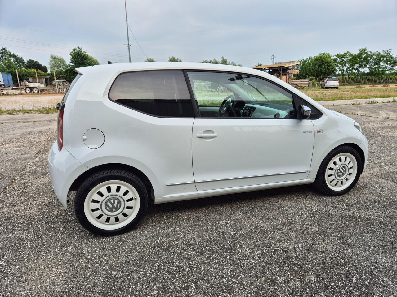 Volkswagen up! 1.0 75 CV 3p. white