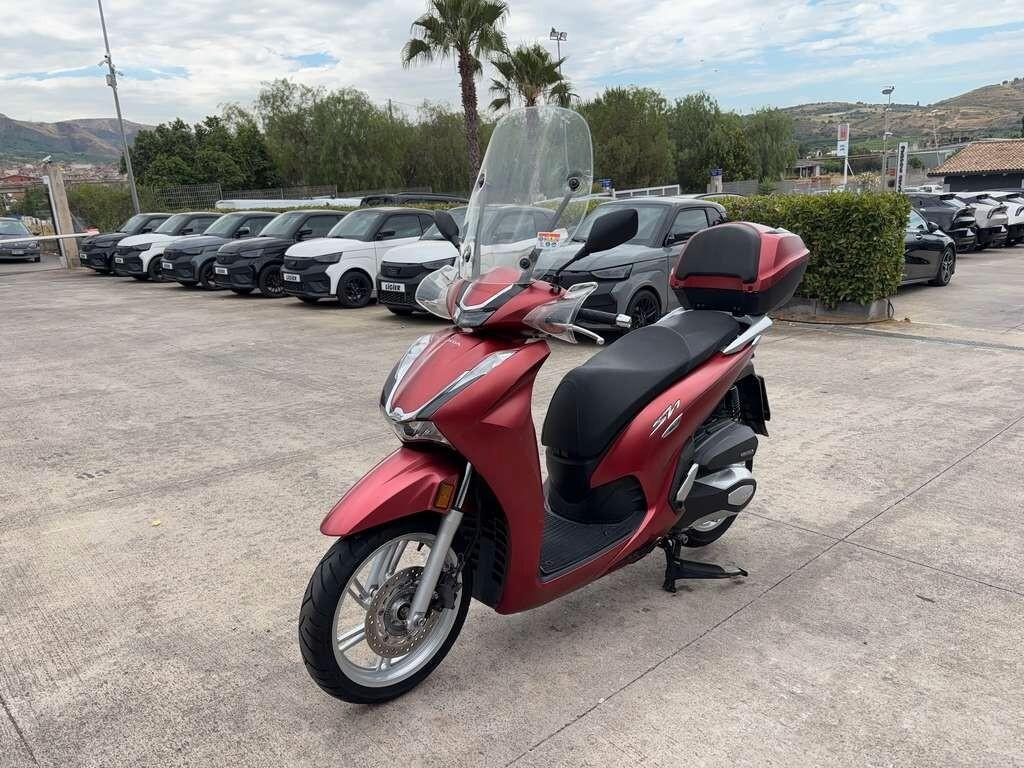 Honda SH 350 2021 / KM 26.000 Tuo a solo 36 Euro al mese