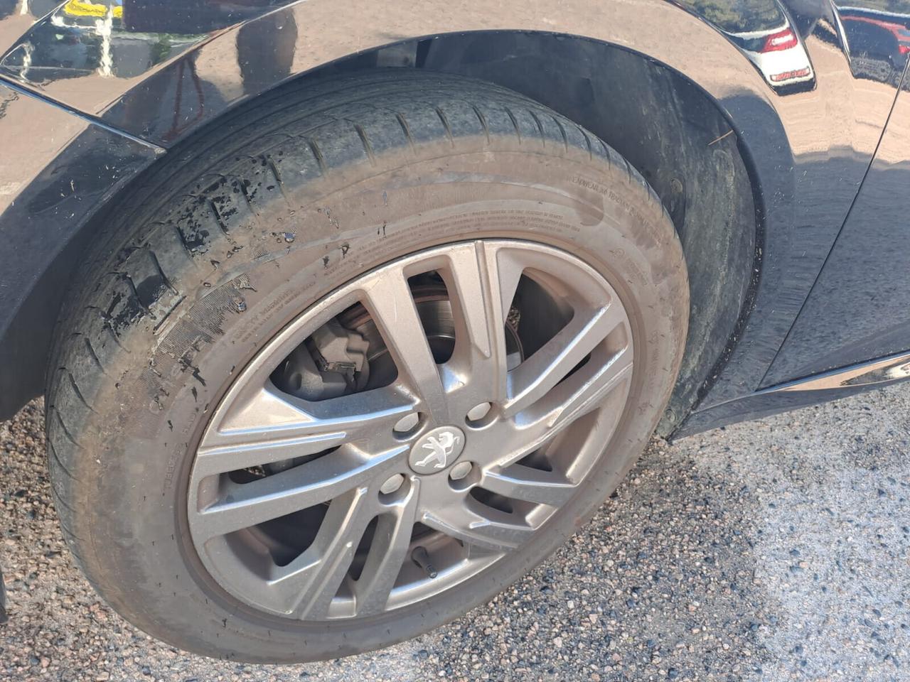 Peugeot 208 PureTech GARANZIA 12 MESI