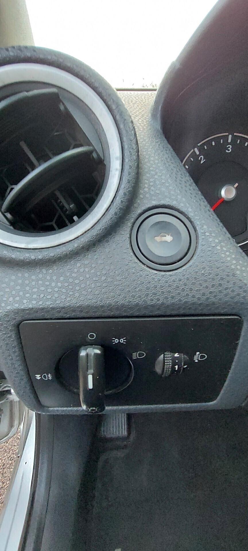 FIESTA 1,4 DIESEL 70 CV X NEOPATENTATI LEGA GOMME NUOVISSIME IMPECCABILE