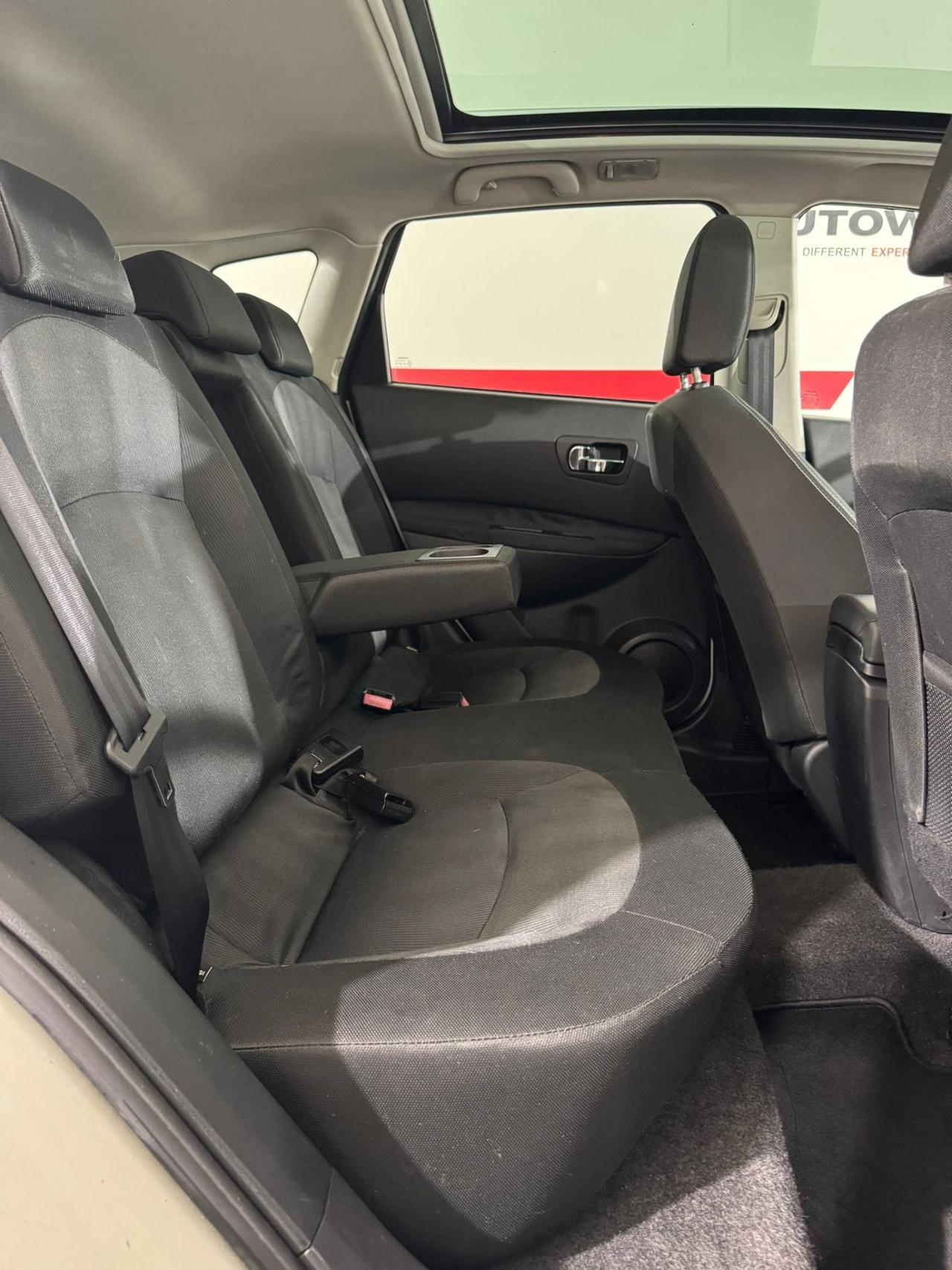 Nissan Qashqai 2.0 dCi DPF Tekna * 4X4* TETTO PANORAMICO*