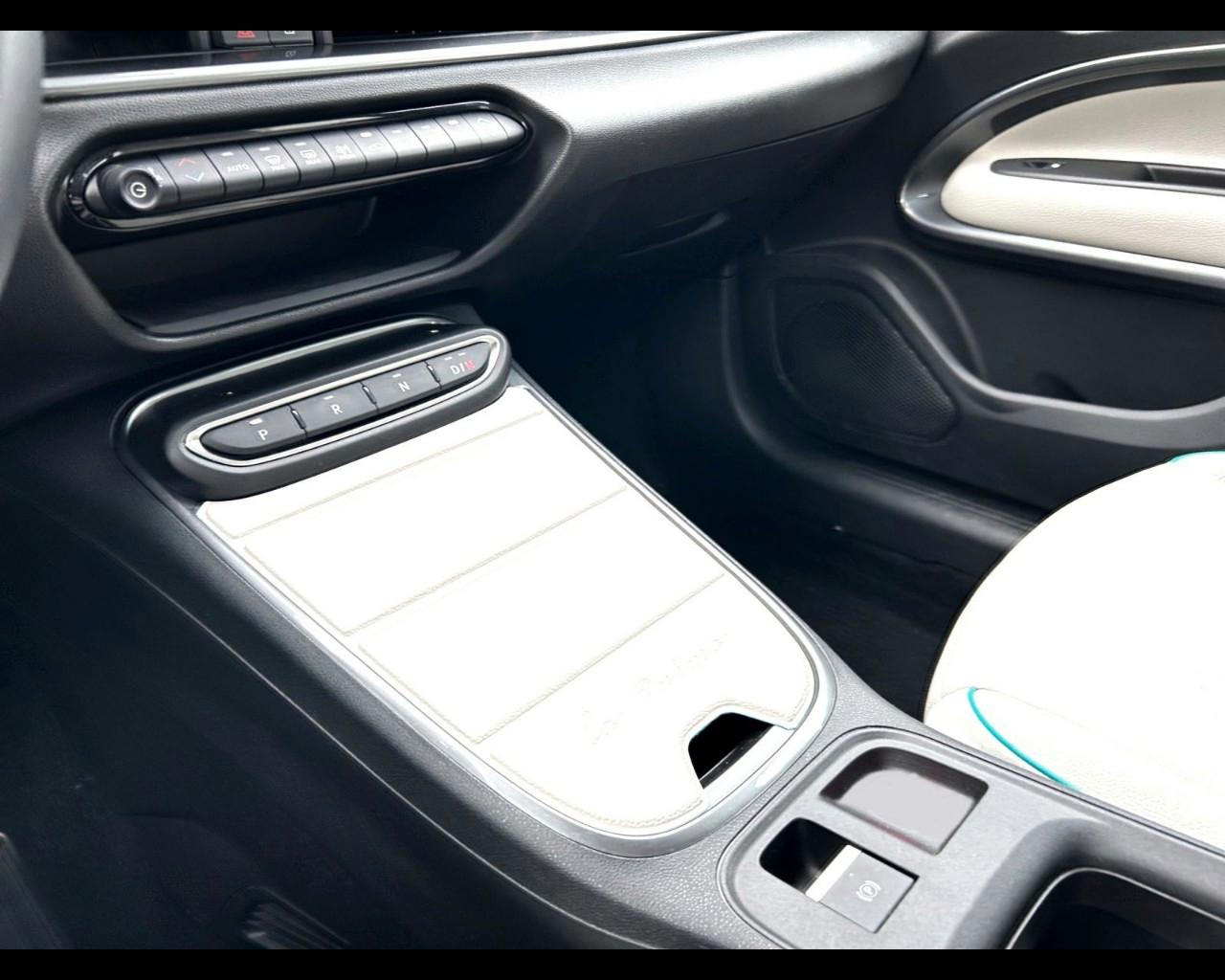 FIAT 600 1.2 hybrid La Prima 110cv auto