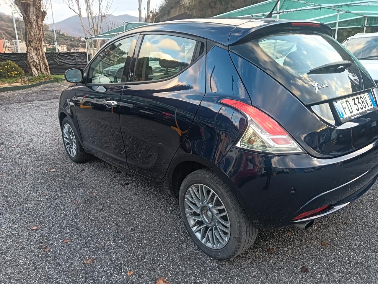 Lancia Ypsilon 1.2 69 CV 5 porte Platinum