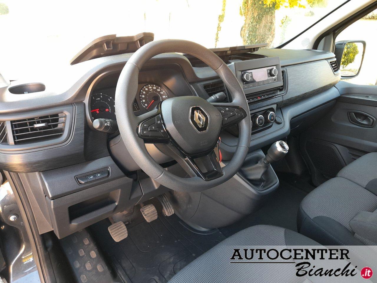 RENAULT Trafic passenger 2.0 Blue dci 150cv L2H1 Zen
