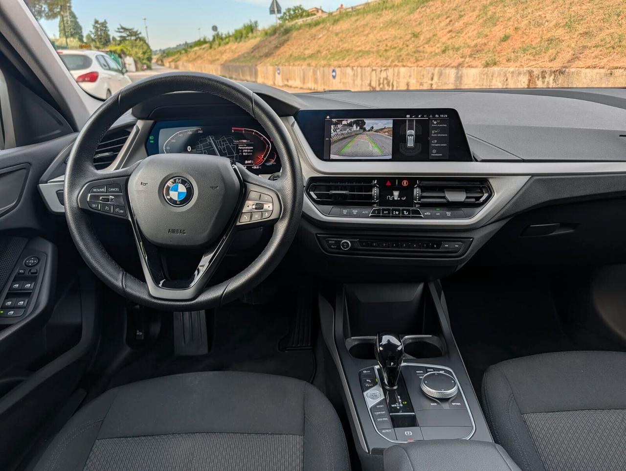 Bmw 118 118d 5p. Business Advantage