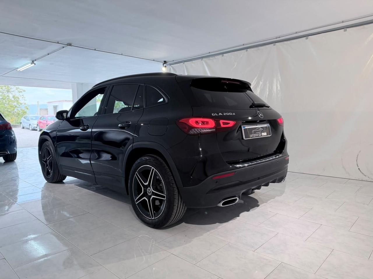 MERCEDES GLA200D PREMIUM IVA ESPOSTA