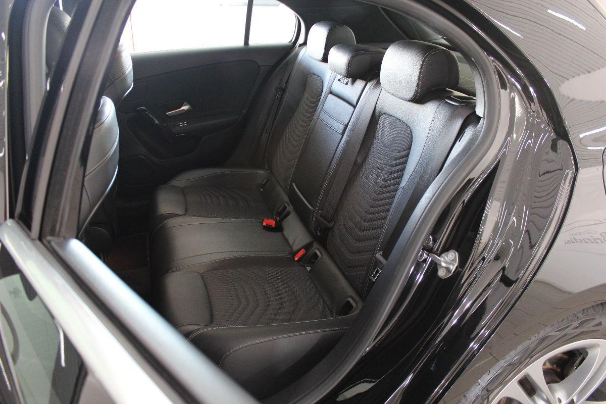 MERCEDES - Classe A - A 180 d Automatic Business Extra ( Schermi 10 pollici + Kit Luci + Cerchi Bruniti )