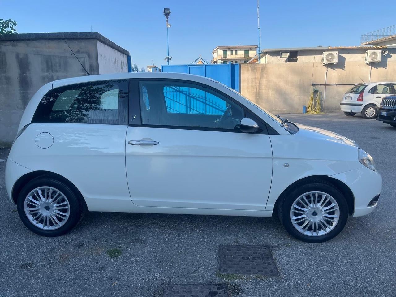 Lancia y -1.2 benz- full-2009