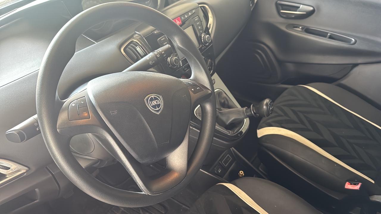 Lancia Ypsilon 1.2 69 CV 5 porte GPL Ecochic Gold