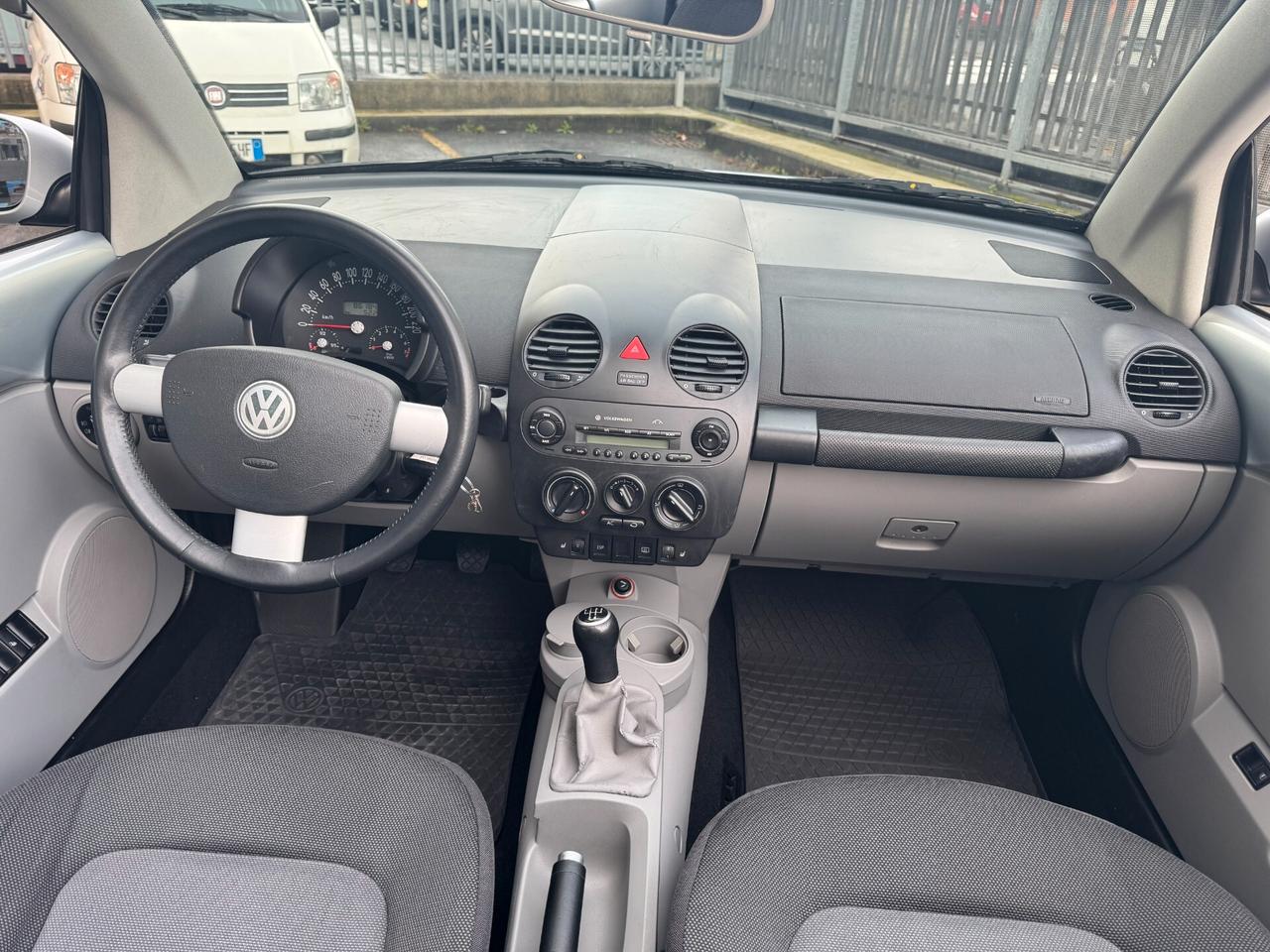 Volkswagen New Beetle 1.6 Cabrio