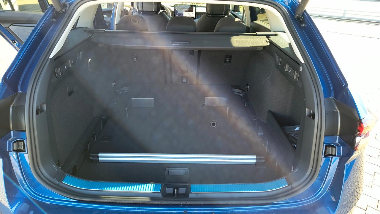 Skoda Superb 2.0 TDI DSG Wagon Style