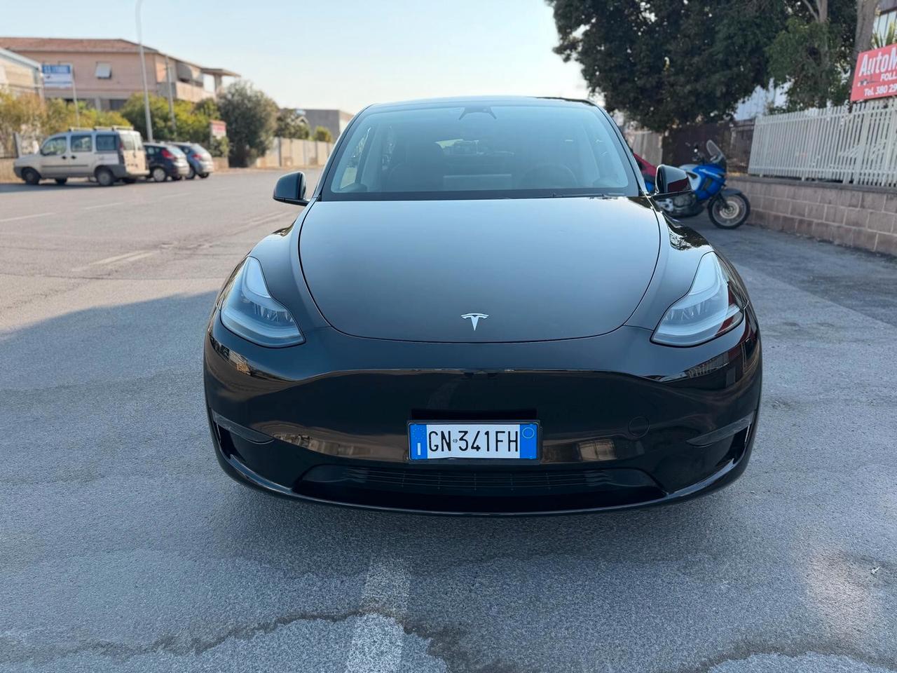 Tesla Model Y AWD Performance