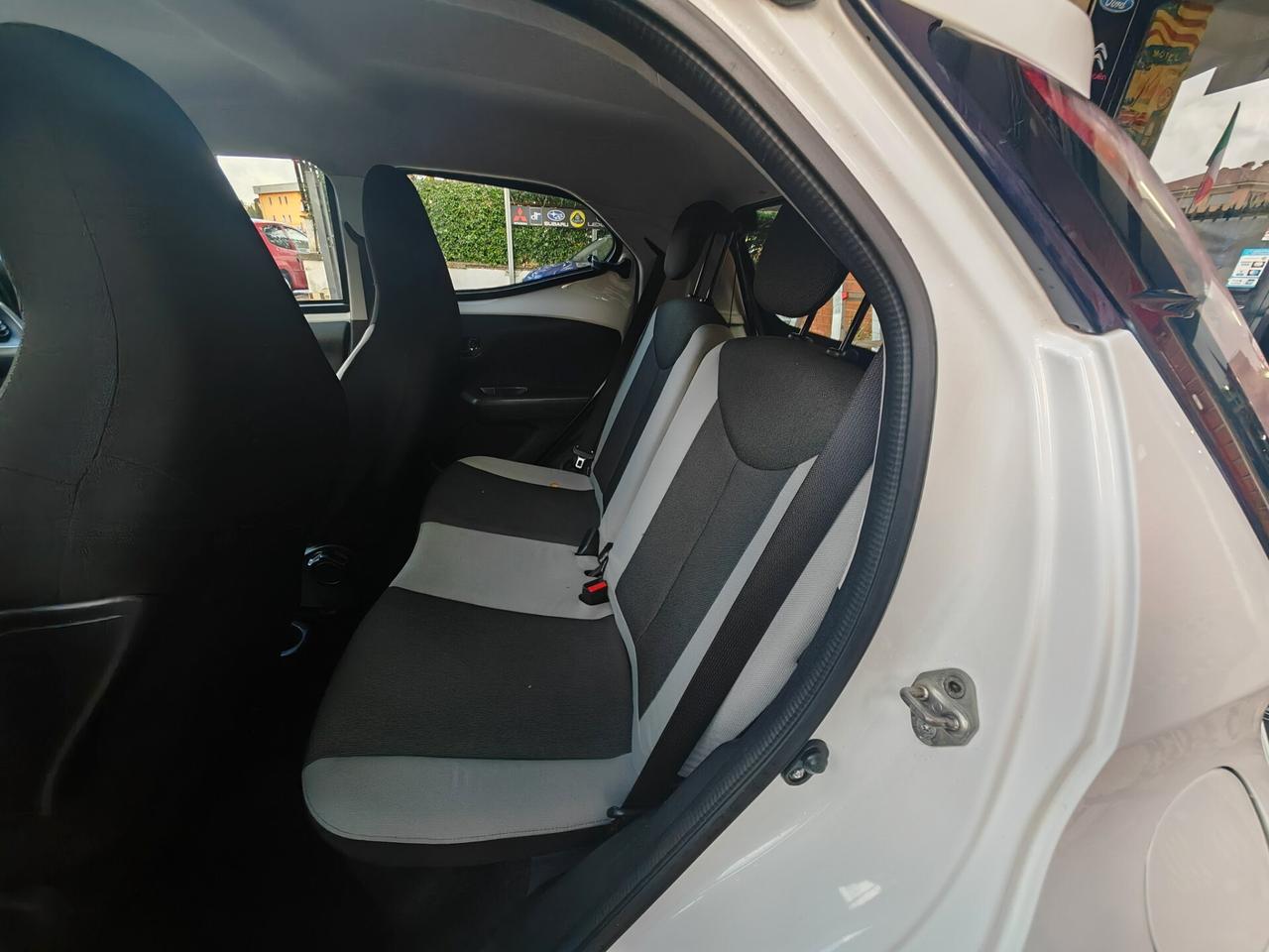 Toyota Aygo 1.0 VVT-i 69 CV 5 PORTE AUTOMATICA