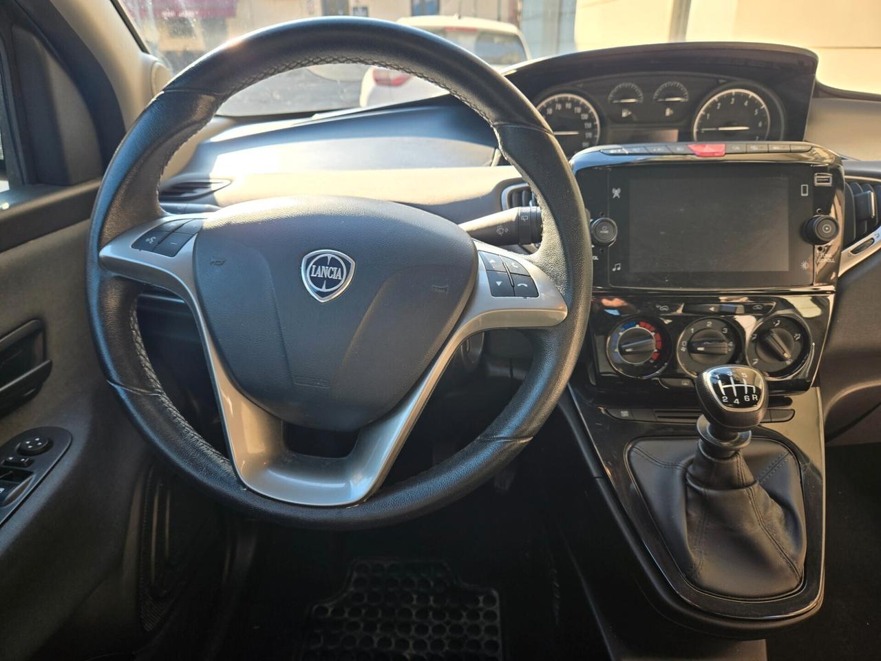 Lancia Ypsilon 1.0 FireFly 5 porte S&S Hybrid Gold