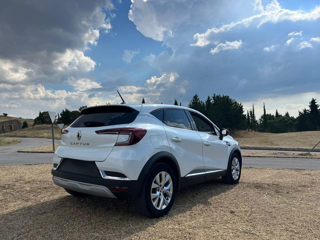 Renault Captur Full Hybrid Intens 1.6 145