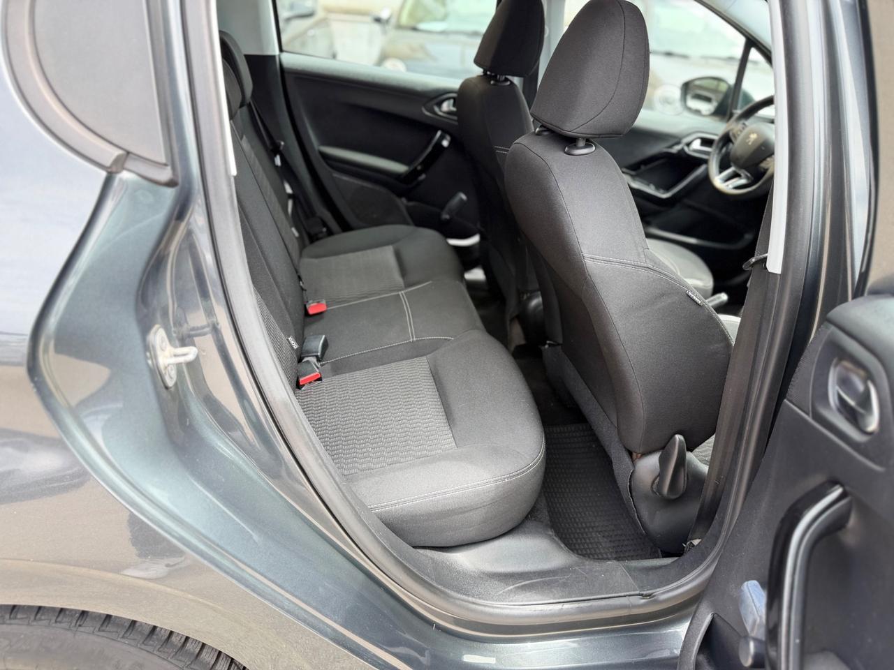 Peugeot 208 1.2 BENZINA 82 CV 5 portE