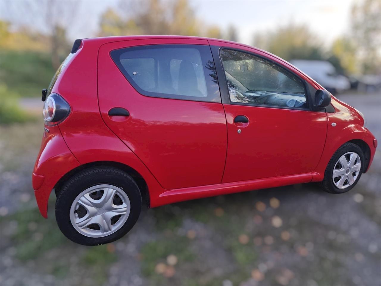 TOYOTA AYGO 1.0 benzina - POCHI KM - 2011