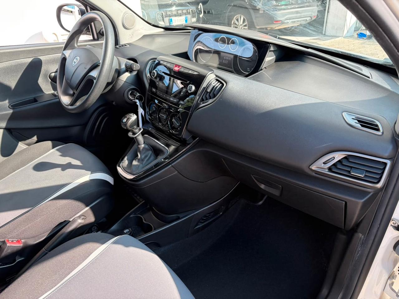Lancia Ypsilon 1.2 69 CV 5 porte Gold*EURO6*NEOPATENTATI
