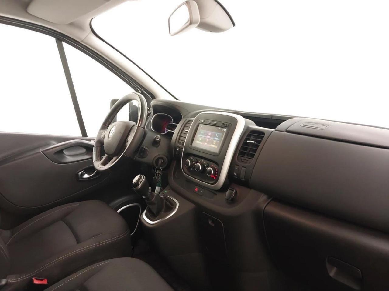 Renault Trafic 2.0 dci 9 Posti + Gancio