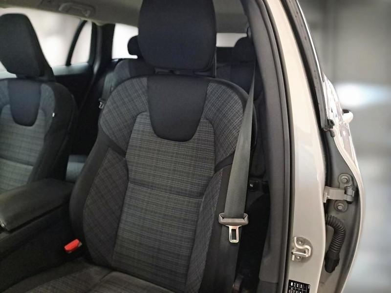 VOLVO V60 CROSS COUNTRY B4 D AWD AUTOM. CORE STATION WAGON