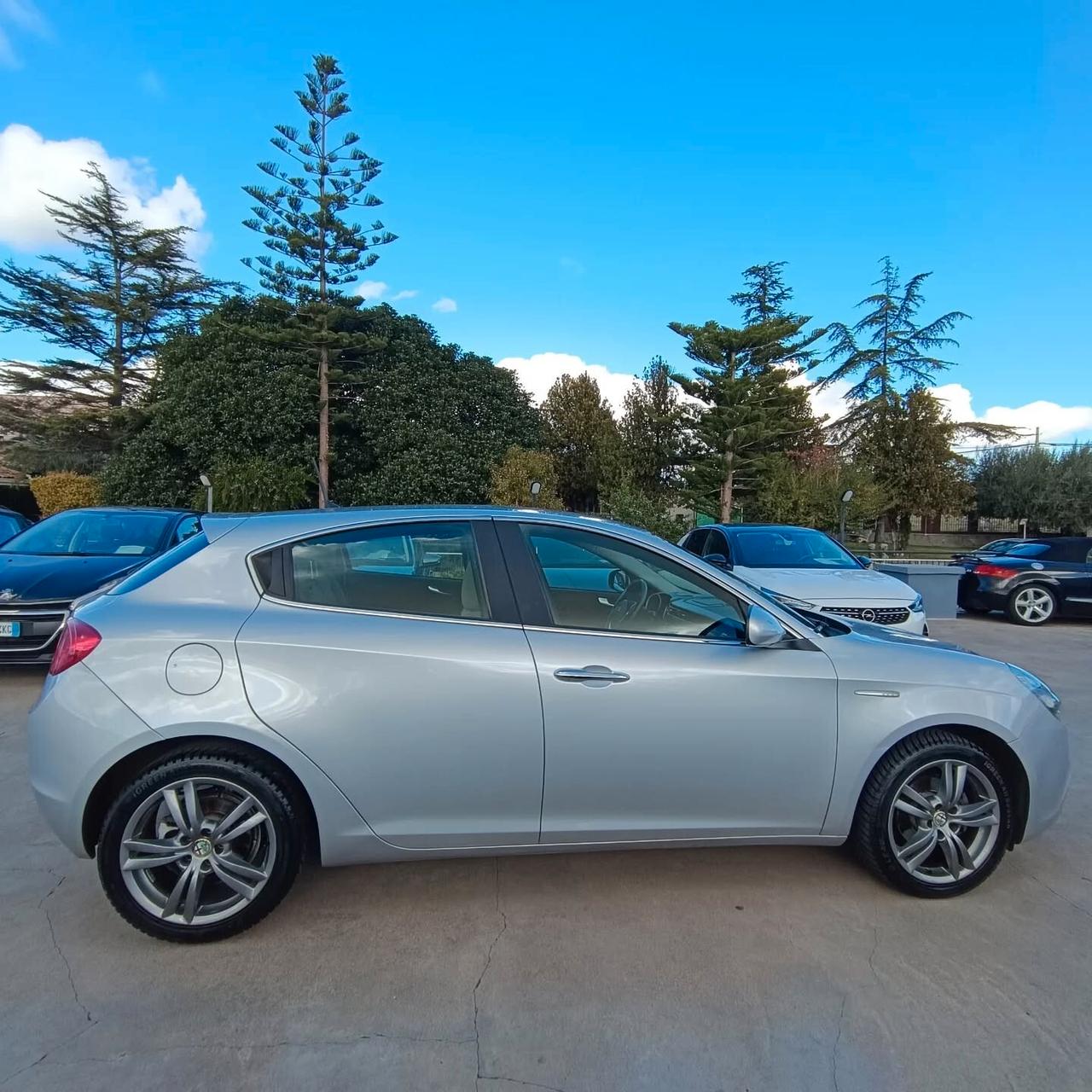 Alfa Romeo Giulietta 1.6 105Cv DISTINCTIVE