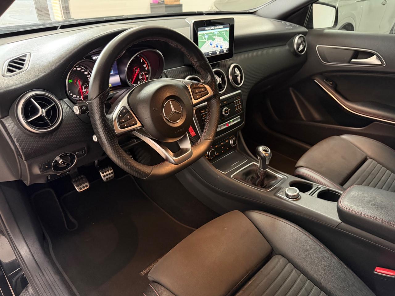 Mercedes-benz A 180 d Premium AMG