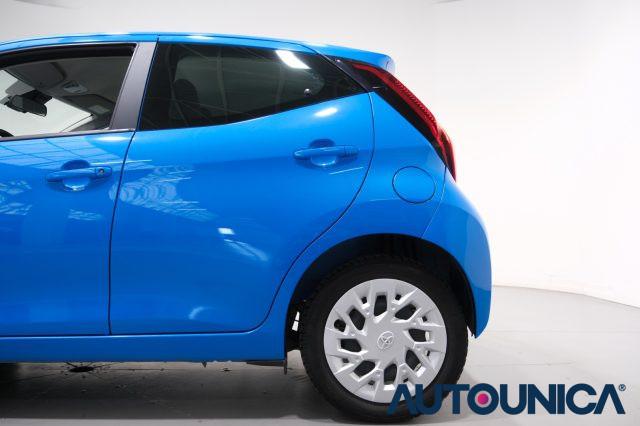 TOYOTA Aygo 1.0 VVT-i 72 CV 5 PORTE X-PLAY MMT NEOPATENTATI