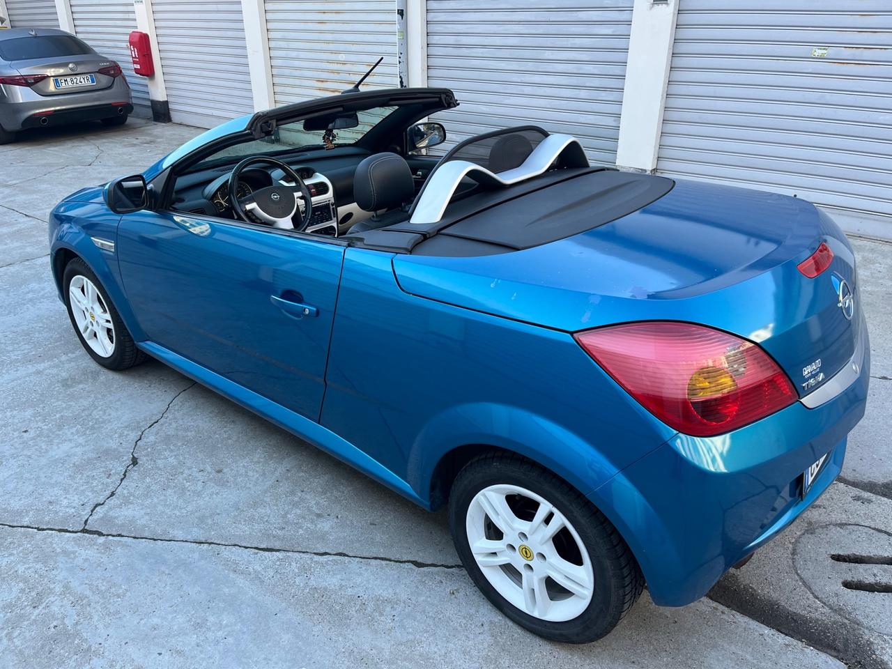 Opel Tigra TwinTop 1.4 16V Sport CABRIO