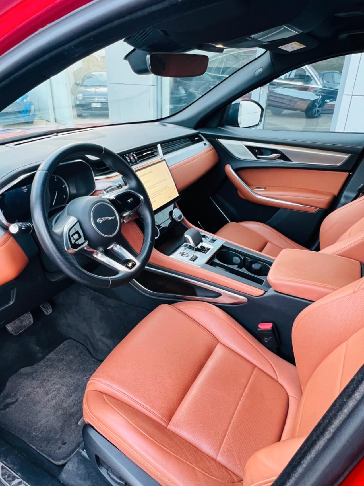 Jaguar F-Pace 2.0D R-Dynamic S possibilià noleggio no scoring
