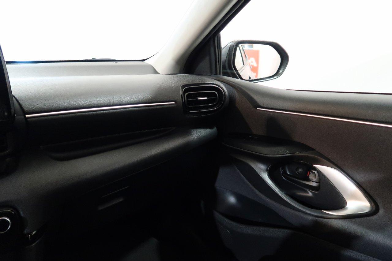 Toyota Yaris 1.5h Business # TELECAMERA # CAMBIO AUT #