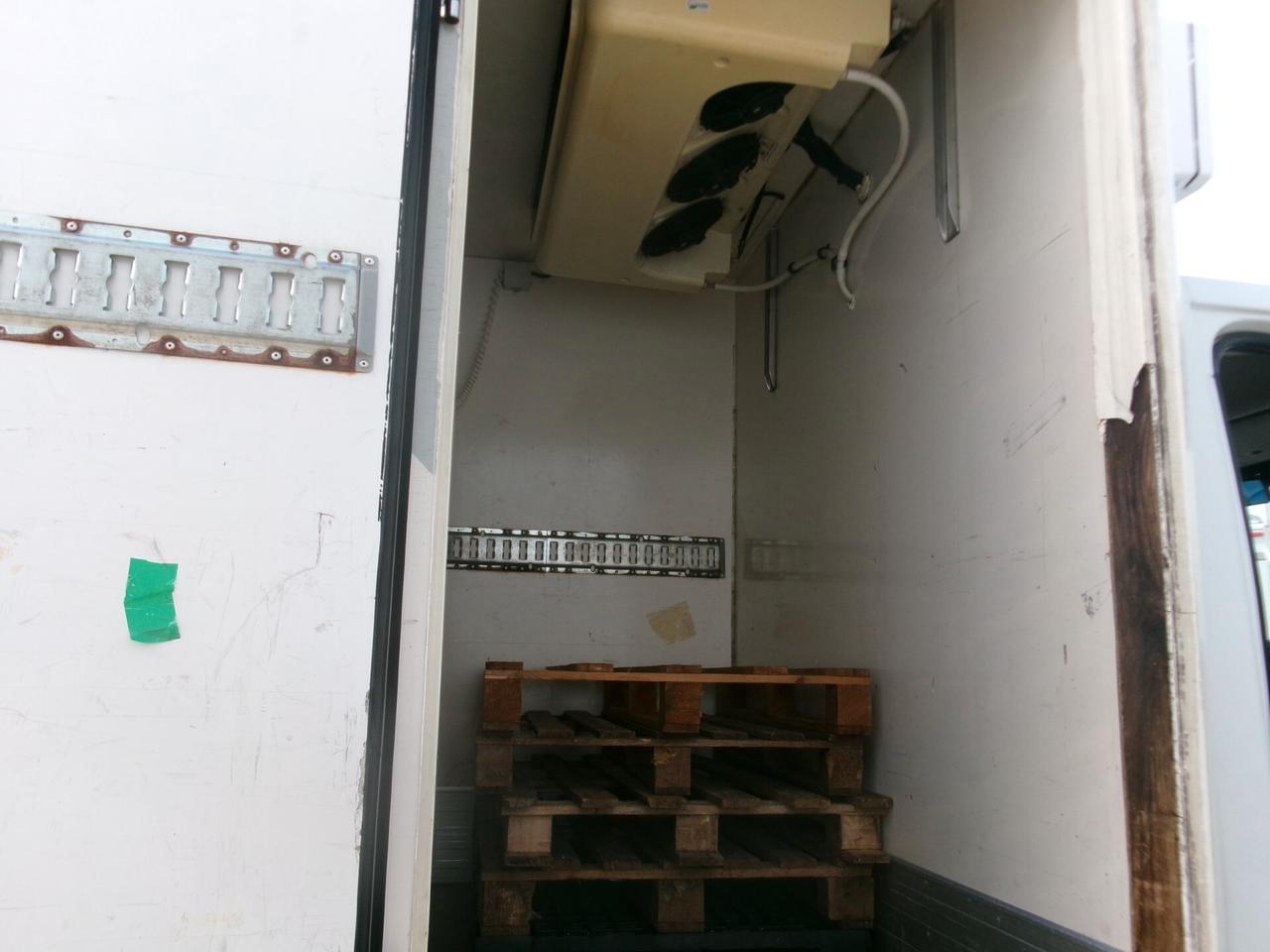 Iveco Daily 35C15 3000 150CV E5 FRIGO ATP FRCX 05/2027 P.3450 7 PEDANE