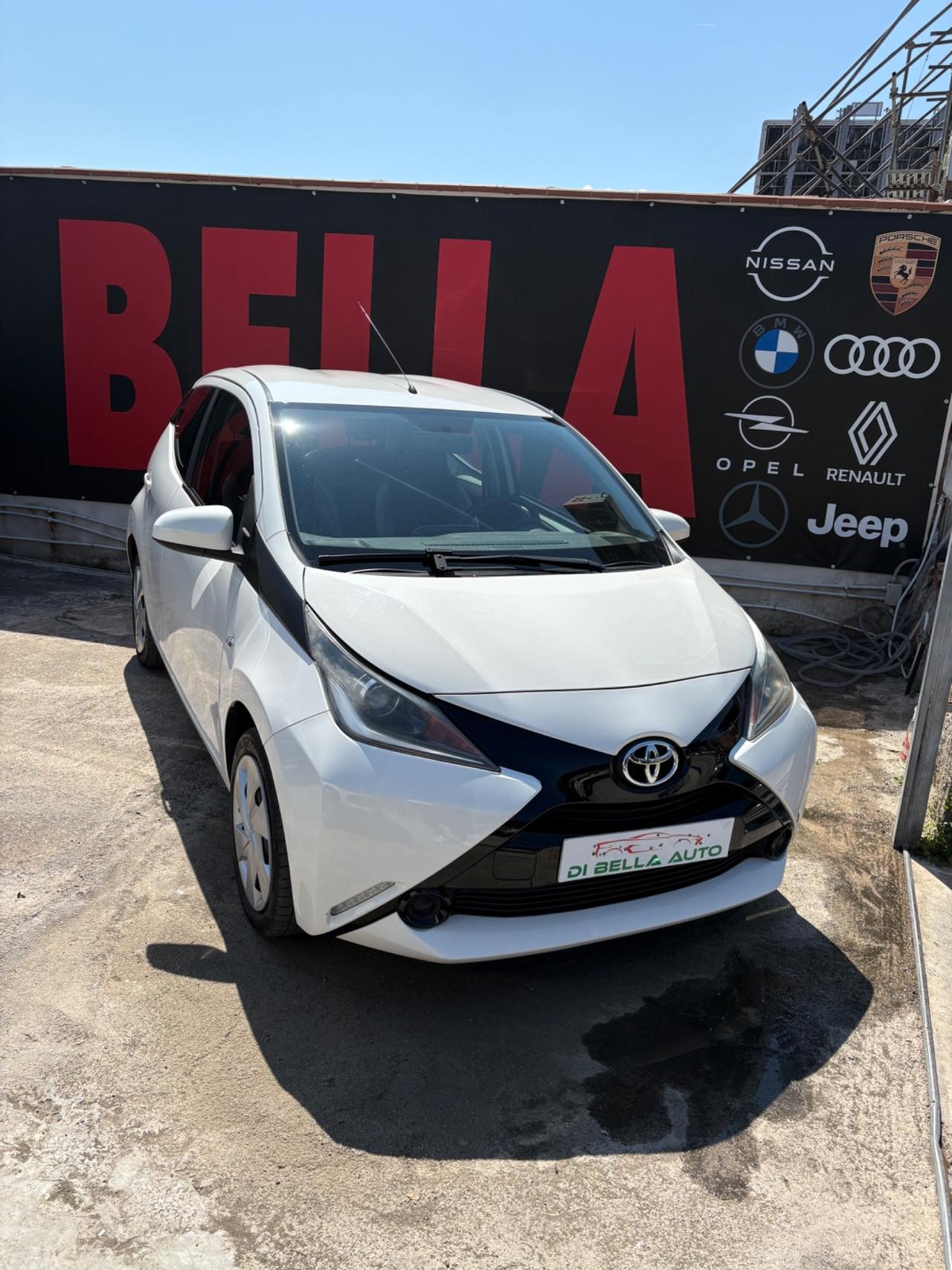 Toyota Aygo 1.0 VVT-i 69 CV 5 porte x-clusiv