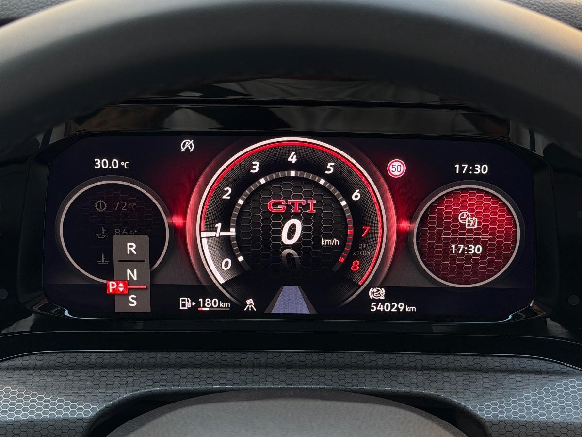 Volkswagen Golf 8 GTI 2.0 TSI 245CV
