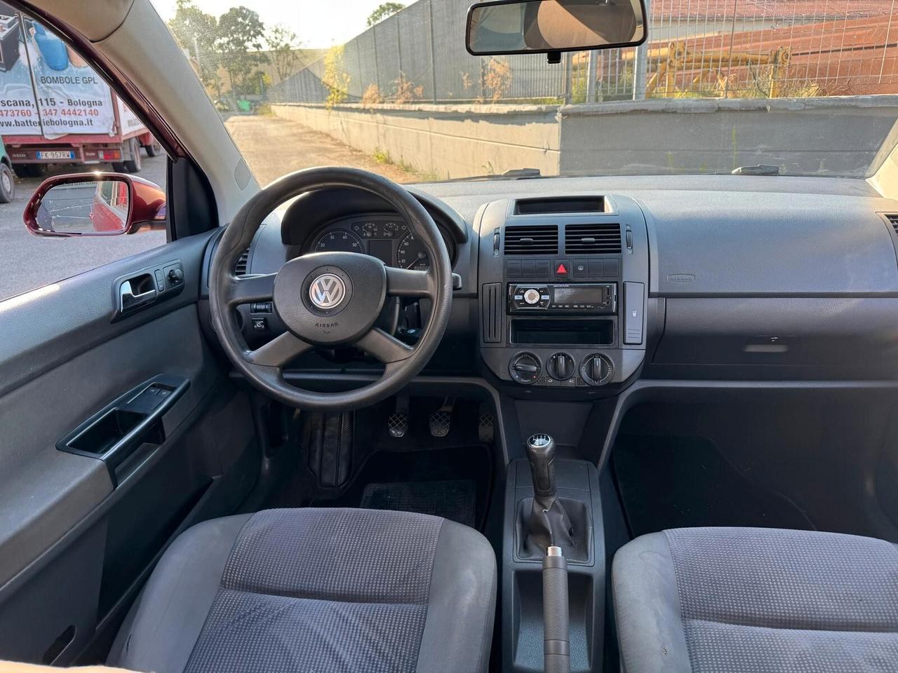 Volkswagen Polo 1.4/75CV 16V 5p. Sportline