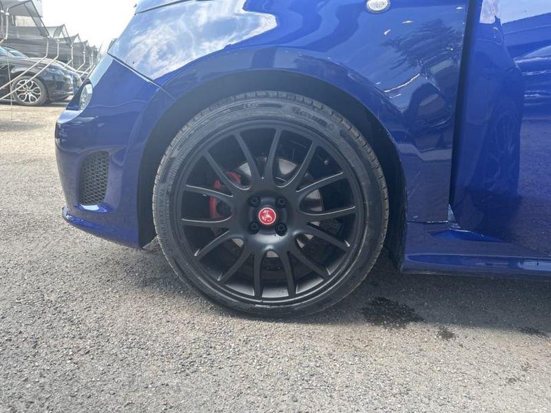 Abarth 500 595 1.4 16V T. T-JET YAMAHA FACTORY RACING 160CV