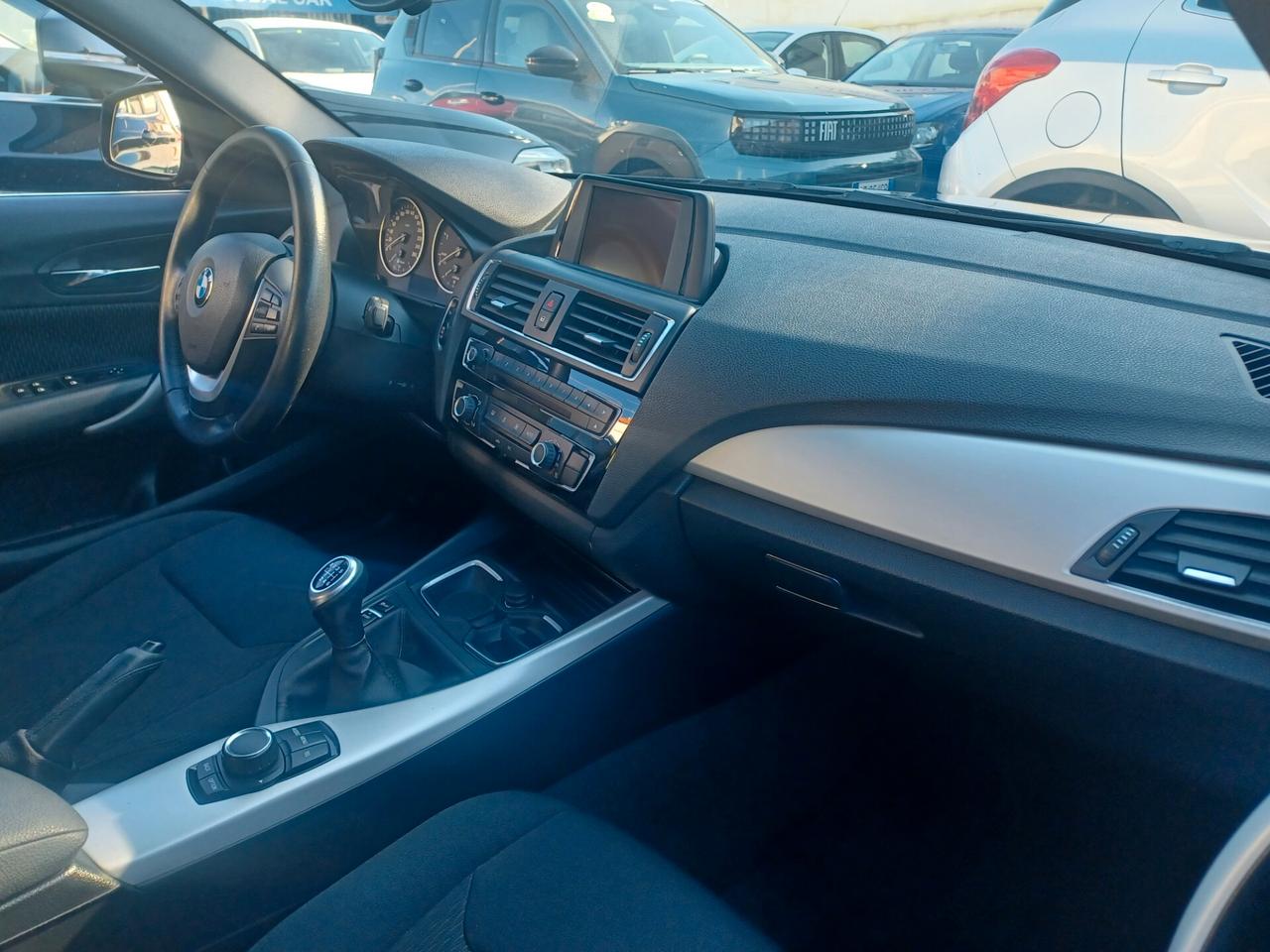 Bmw 116 d Urban LED BIXENO ANNO 2015