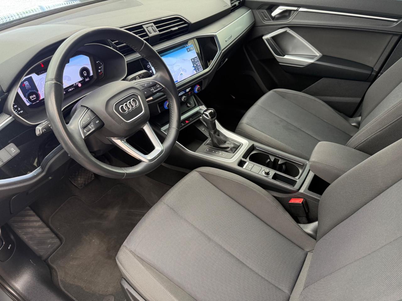 Audi Q3 35 TDI S tronic Business Advanced