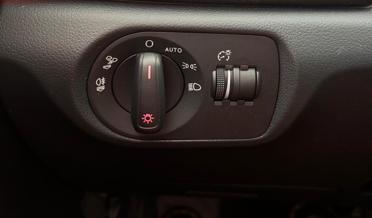 Audi Q3 2.0 TDI 120 CV S tronic Sport anno 2018