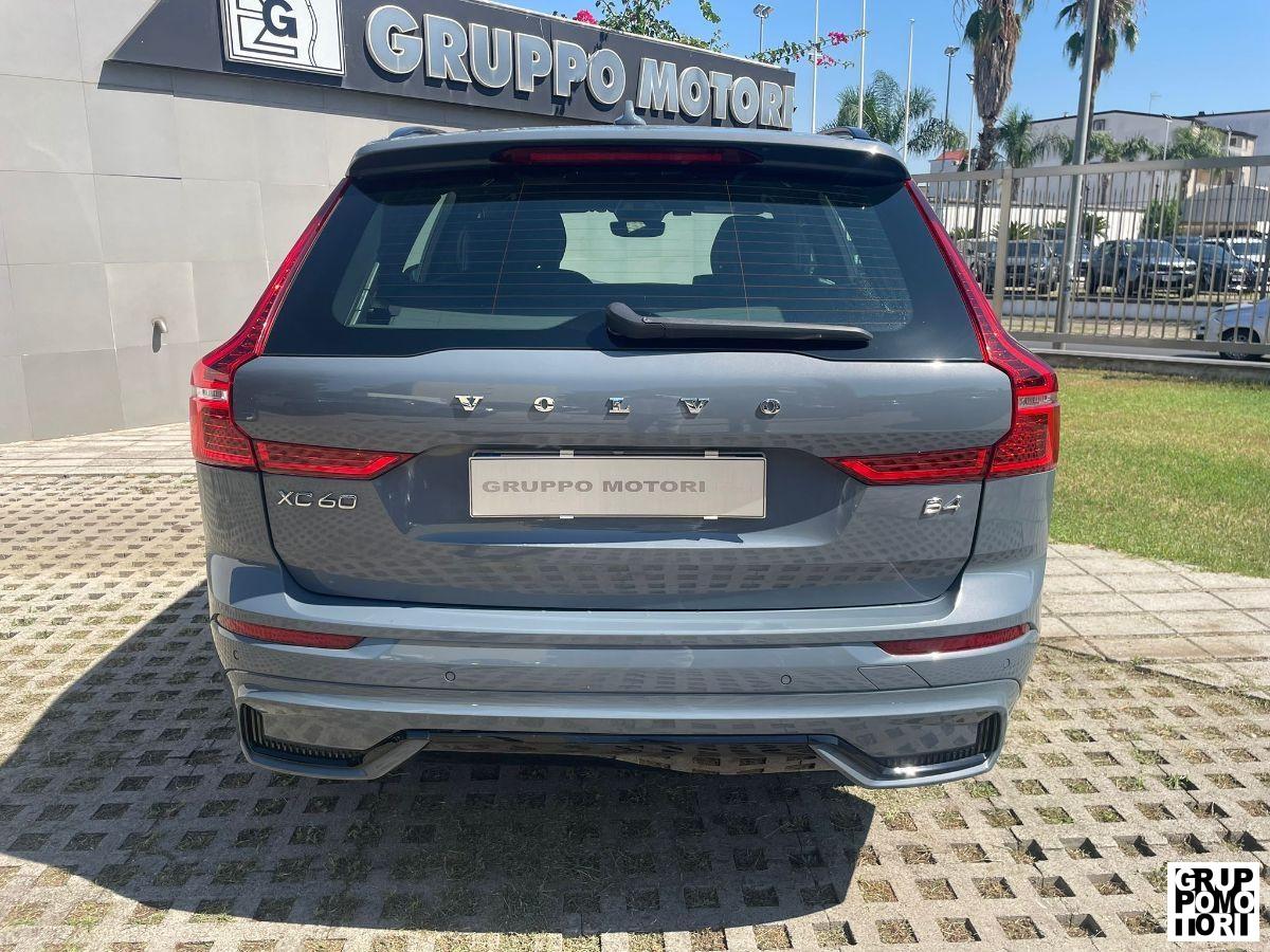 VOLVO - XC60 - B4 AWD Geartronic R-design
