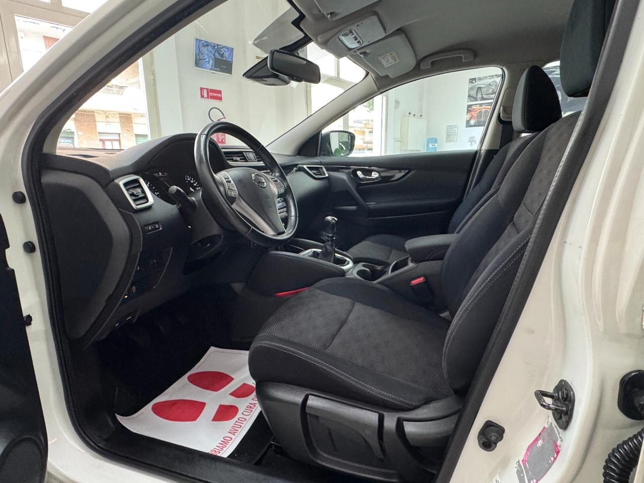 Nissan Qashqai / 1.5 cc 110cv / Diesel / Retrocamera /
