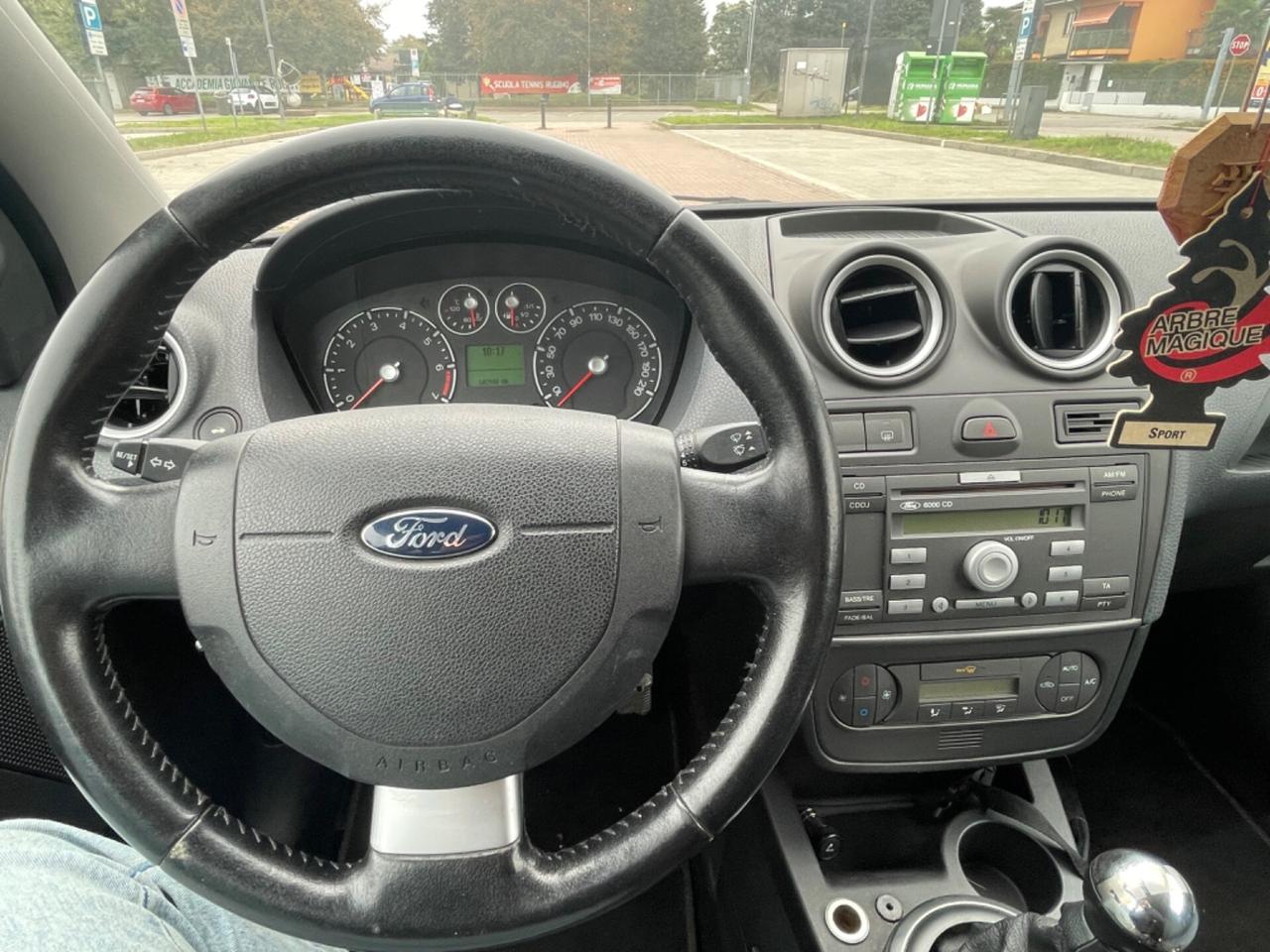 Ford Fiesta 1.4 16V 3p. Ghia