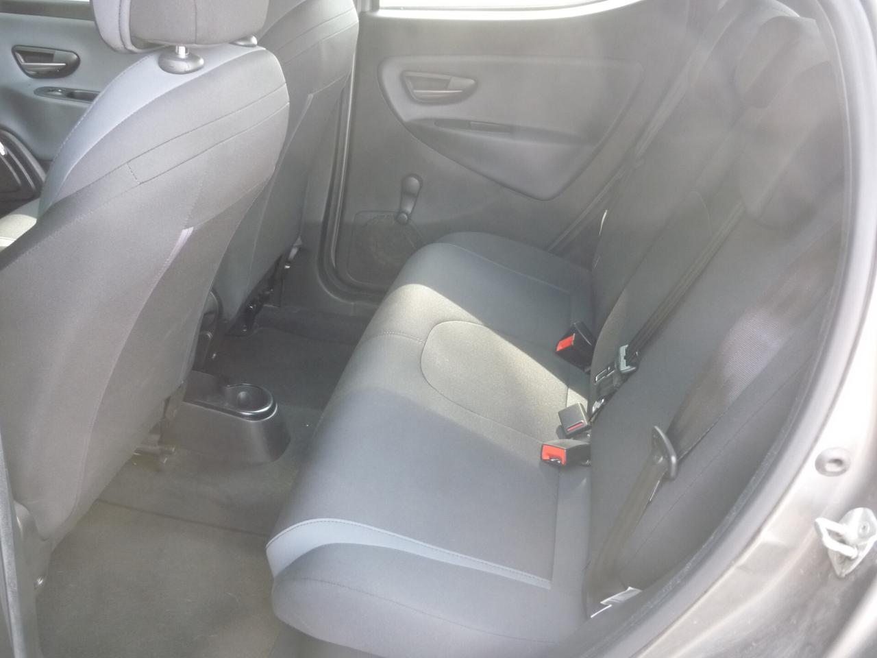 Lancia Ypsilon 1.2 69 CV 5 porte Silver