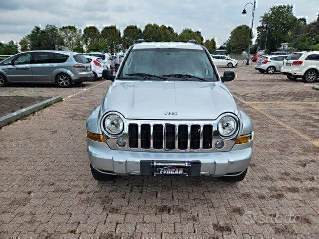 Jeep Cherokee valutiamo usato /scambio