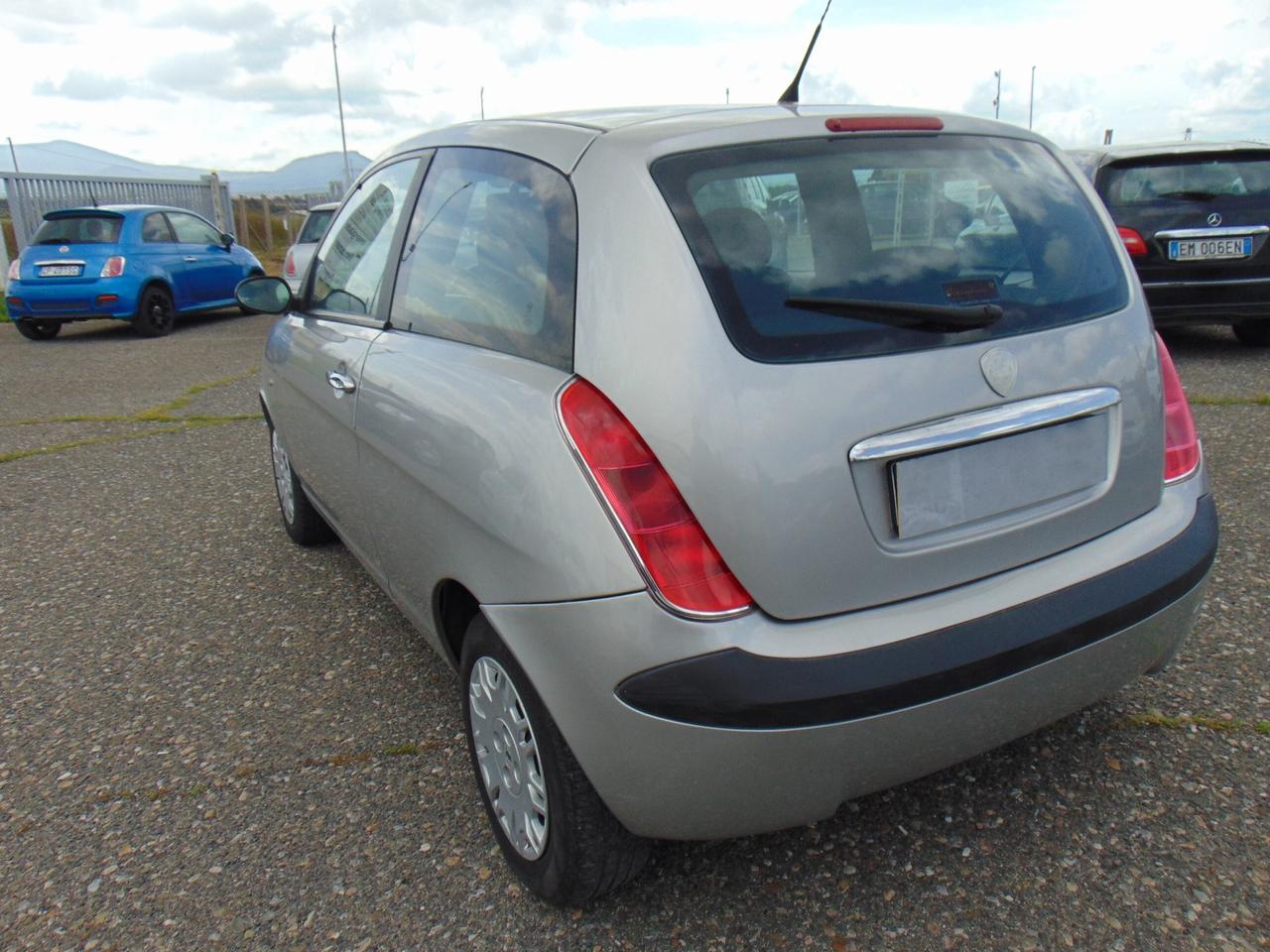 lancia y 1.2 benzina