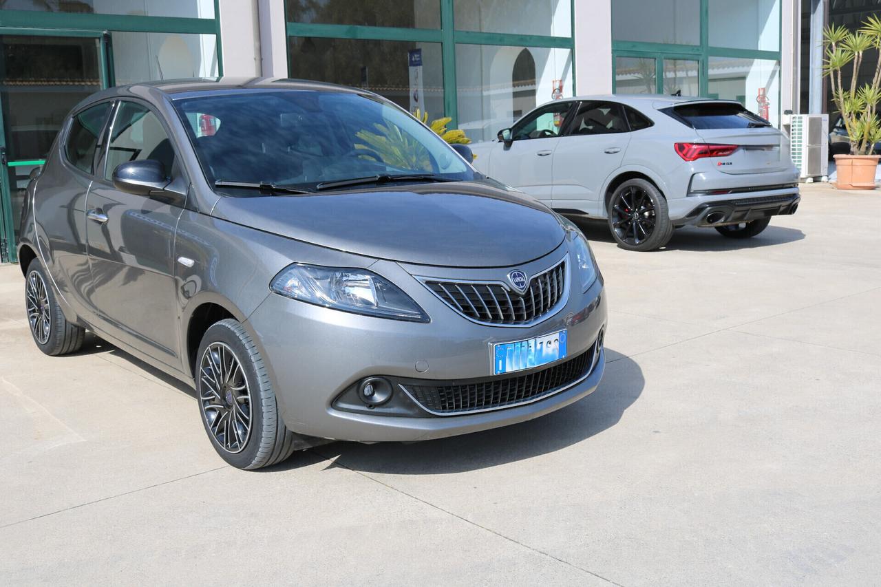 Lancia Ypsilon 1.0 FireFly 5 porte S&S Hybrid Gold